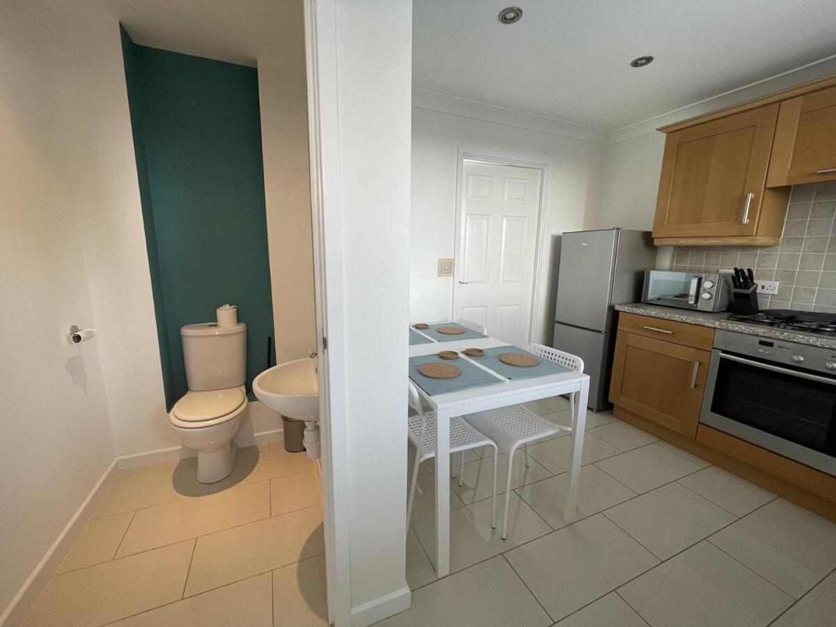 Comfortable Home W Private Parking Charlestown Charlestown  Exteriör bild