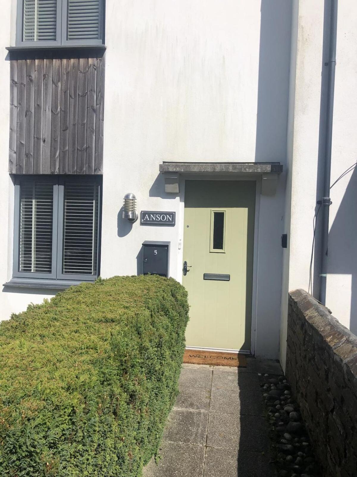 Comfortable Home W Private Parking Charlestown Charlestown  Exteriör bild